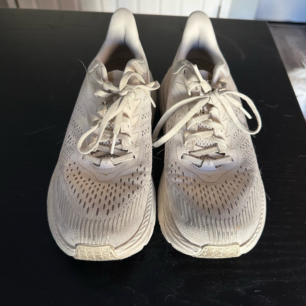 Hoka running shoes women 8.5